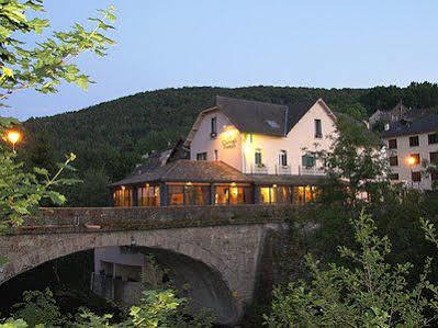 Les Chemins Francis - Modern Hotel Bagnols-les-Bains Kültér fotó